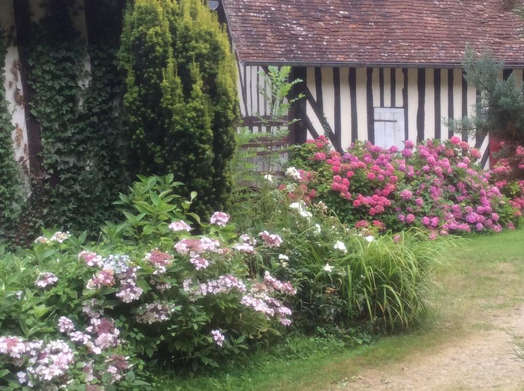Livarot-Pays-d'Auge La Boursaie Bed & Breakfast エクステリア 写真