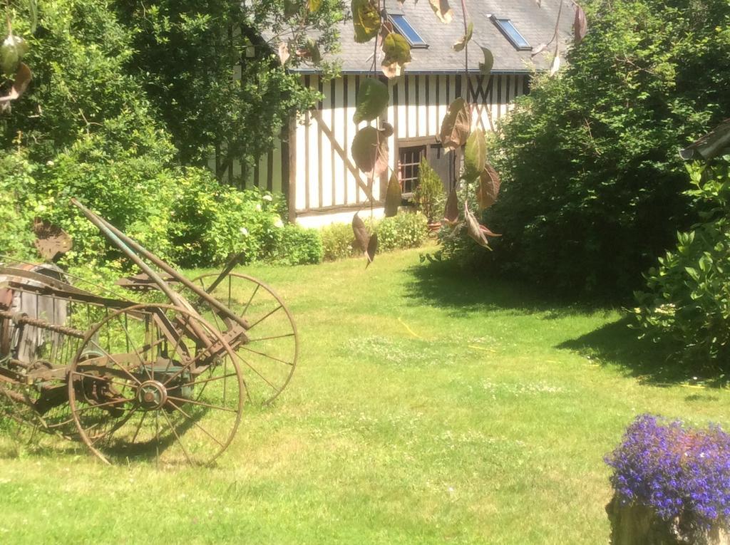 Livarot-Pays-d'Auge La Boursaie Bed & Breakfast エクステリア 写真